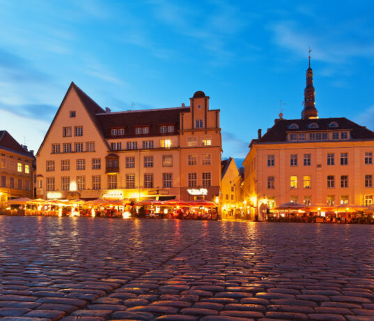 Tallinn Raekoja Old Town Square